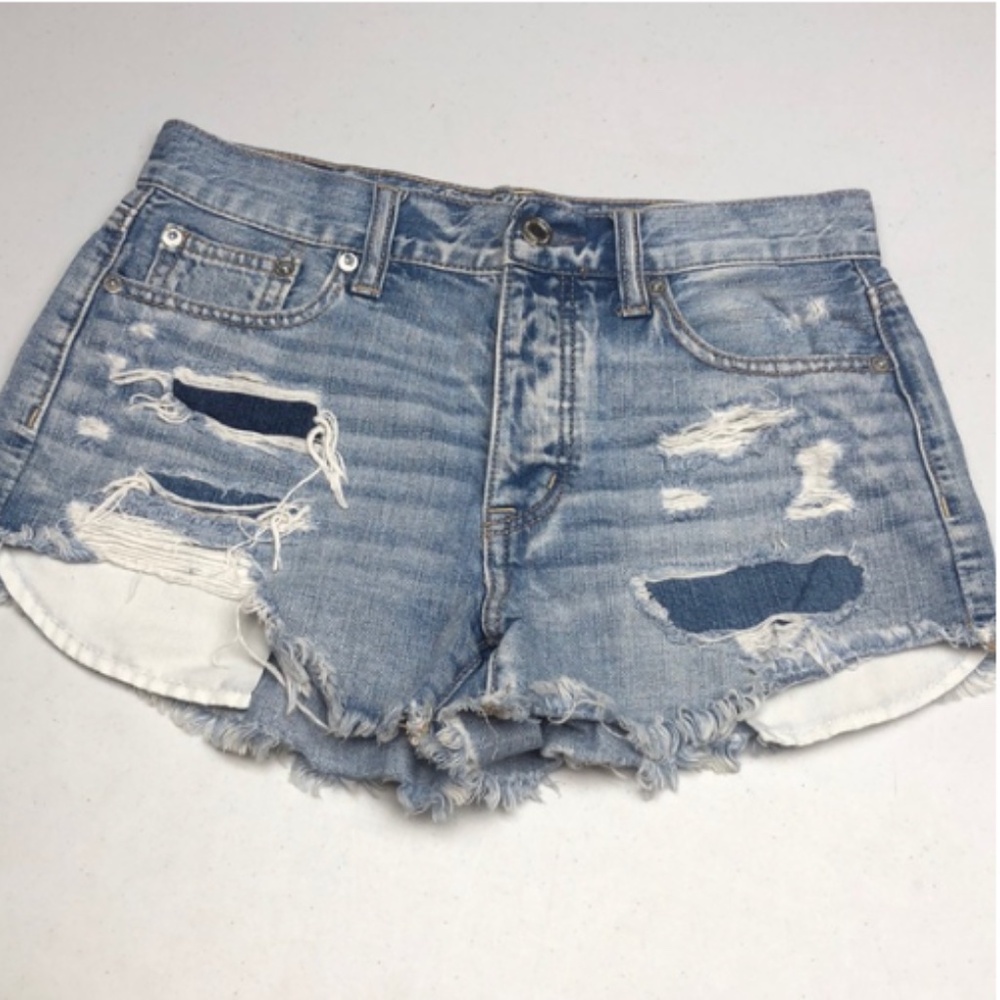 LIKE NEW AMERICAN EAGLE VINTAGE HI-RISE FESTIVAL JEAN SHORTS 2/26 😎